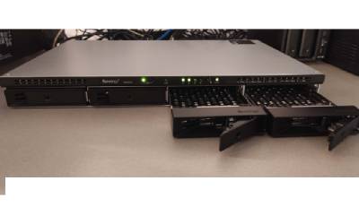 Serveur De Stockage SYNOLOGY NAS RS422 RackStation - Noir